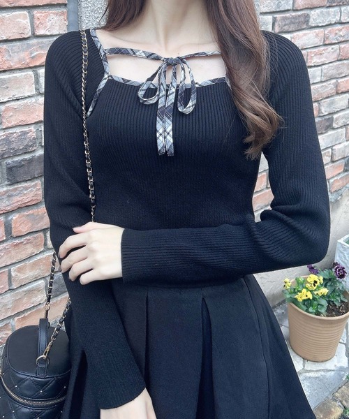 INGNI（イング）の「チェック柄配色デコルテリボンニット（ニット/セーター・レディース・ブラック系9/ベージュ系8/ホワイト系その他4・M）」の4枚目の写真