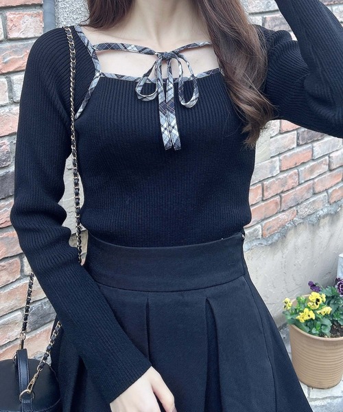 INGNI（イング）の「チェック柄配色デコルテリボンニット（ニット/セーター・レディース・ブラック系9/ベージュ系8/ホワイト系その他4・M）」の5枚目の写真