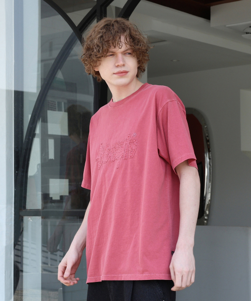 YOSEMITE(ヨセミティ)の「アプリケ刺繍ピグメント半袖Tシャツワイン YT-306(Tシャツ/カットソー・レディース・ワイン・LARGE/X-LARGE/XX-LARGE)」の2枚目の写真