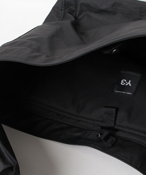 Y-3(ワイスリー)の「Y-3 NEWSPAPER BAG L(ボディバッグ/ウエストポーチ・メンズ・ブラック・ONE SIZE)」の4枚目の写真