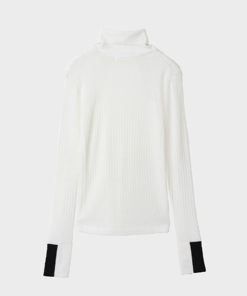 CINOH(チノ)の「TURTLE NECK TIGHT KNIT(ニット/セーター・レディース・ホワイト・38)」の3枚目の写真