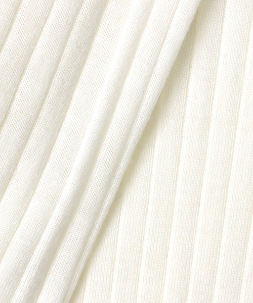 CINOH(チノ)の「TURTLE NECK TIGHT KNIT(ニット/セーター・レディース・ホワイト・38)」の4枚目の写真