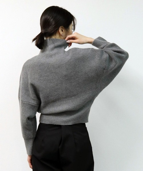 THE CELL.(ザセルドット)の「リブドルマンモックネックニット RIB DOLMAN MOCK NECK KNIT(ニット/セーター・レディース・グレー/ブラック/ライトベージュ・FREE)」の4枚目の写真