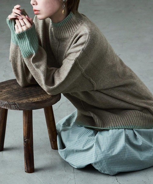 Fashion Letter(ファッションレター)の「ボリューム袖 ハイネック配色ニット(ニット/セーター・レディース・グレー/ベージュ/チャコール・M)」の4枚目の写真