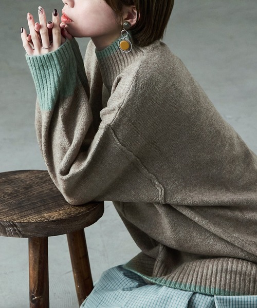 Fashion Letter(ファッションレター)の「ボリューム袖 ハイネック配色ニット(ニット/セーター・レディース・グレー/ベージュ/チャコール・M)」の5枚目の写真