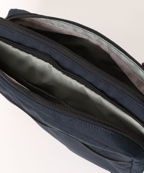 KELTY(ケルティ)の「500mlのペットボトル収納可能【KELTY】ES RECTANGLE ZIP SHOULDER M レクタングルジップショルダー M(ショルダーバッグ・レディース・マスタード/ネイビー/ブラック系/レオパード/アニマル/スカイブルー/オリーブ/ブラウン系/ホワイト系/ブラック/ベージュ/セージグリーン/タン・ONE SIZE)」の15枚目の写真