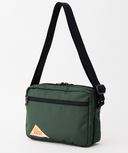 KELTY(ケルティ)の「500mlのペットボトル収納可能【KELTY】ES RECTANGLE ZIP SHOULDER M レクタングルジップショルダー M(ショルダーバッグ・レディース・マスタード/ネイビー/ブラック系/レオパード/アニマル/スカイブルー/オリーブ/ブラウン系/ホワイト系/ブラック/ベージュ/セージグリーン/タン・ONE SIZE)」の7枚目の写真