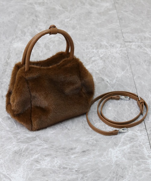 THE CELL.（ザセルドット）の「フェイクファーミニハンドバッグ　FAKE FUR MINI HANDBAG（ハンドバッグ・レディース・ブラック/ブラウン・FREE）」の8枚目の写真