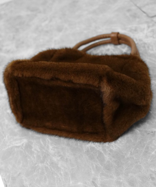 THE CELL.（ザセルドット）の「フェイクファーミニハンドバッグ　FAKE FUR MINI HANDBAG（ハンドバッグ・レディース・ブラック/ブラウン・FREE）」の9枚目の写真