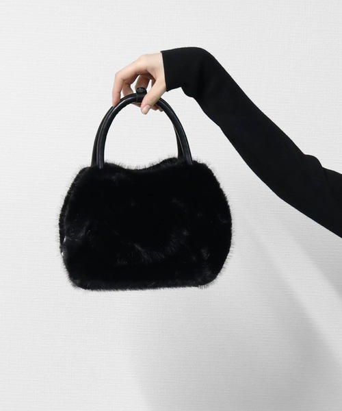 THE CELL.（ザセルドット）の「フェイクファーミニハンドバッグ　FAKE FUR MINI HANDBAG（ハンドバッグ・レディース・ブラック/ブラウン・FREE）」の4枚目の写真