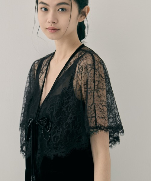 tanakadaisuke(タナカダイスケ)の「【tanakadaisuke/タナカダイスケ】flower lace velvet ribbon cape/フラワーレースベロアリボンケープ/オケージョン/ボレロ(カーディガン/ボレロ・レディース・ブラック/グレー・FREE)」の3枚目の写真