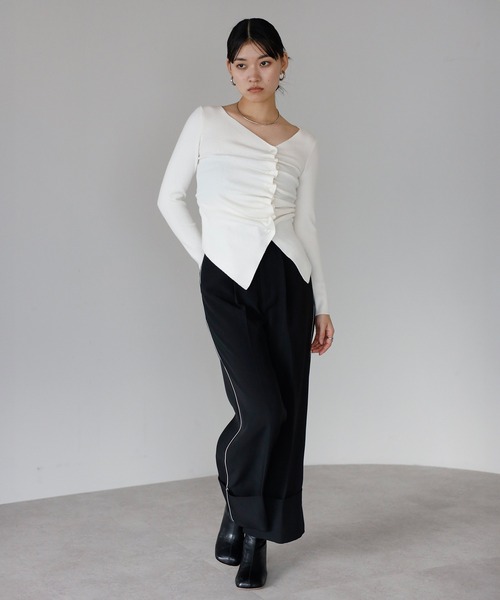 ENC（エンク）の「front gather cardigan / フロントギャザーカーディガン（Tシャツ/カットソー・レディース・オフホワイト/ブラック・FREE）」の5枚目の写真