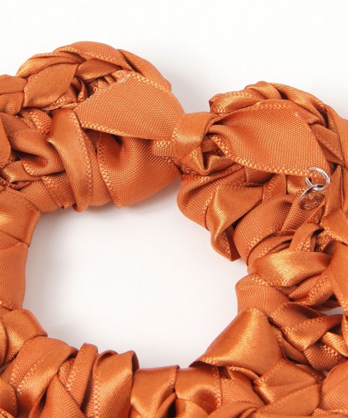 niko and...（ニコアンド）の「マクラメフラワーシュシュ（シュシュ・レディース・オレンジ/ブラック/ライトブルー・0）」の6枚目の写真