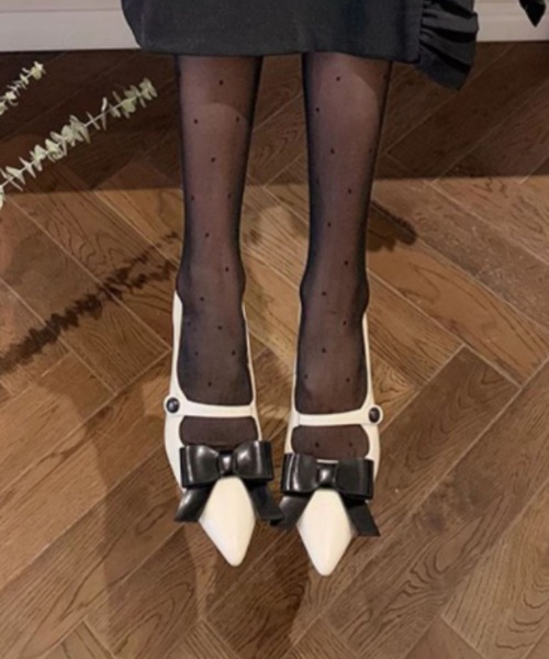 Mejoul（メジュール）の「【26年春夏新作】エナメルバックルリボン チャンキーヒールポインテッドトゥパンプス（パンプス・レディース・ホワイト/ブラック・L/M）」の21枚目の写真