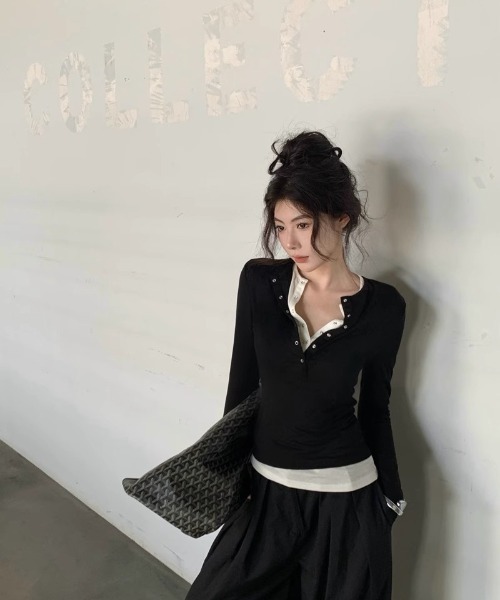 Ritzy(リッツィー)の「ヘンリーネックレイヤードトップス(Tシャツ/カットソー・レディース・ブラック/グレー・M/L)」の19枚目の写真