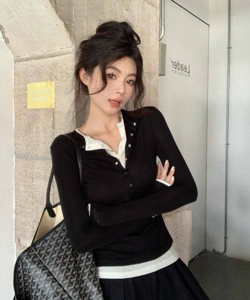 Ritzy(リッツィー)の「ヘンリーネックレイヤードトップス(Tシャツ/カットソー・レディース・ブラック/グレー・M/L)」の22枚目の写真