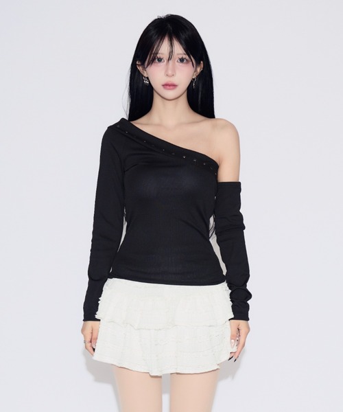 tinkerend(ティンカーエンド)の「Studded One-shoulder Rib Knit / スタッズワンショルダーリブニット(Tシャツ/カットソー・レディース・ブラック・FREE)」の13枚目の写真