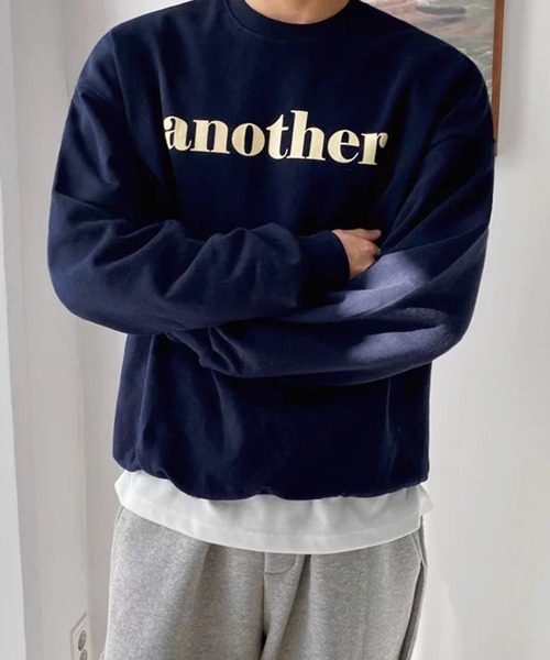 NOWLE（ノウル）の「【NOWLE】another フロントロゴ クルーネックスウェット / トレーナー（スウェット・メンズ・ネイビー・MEDIUM/SMALL/X-LARGE/LARGE）」の3枚目の写真