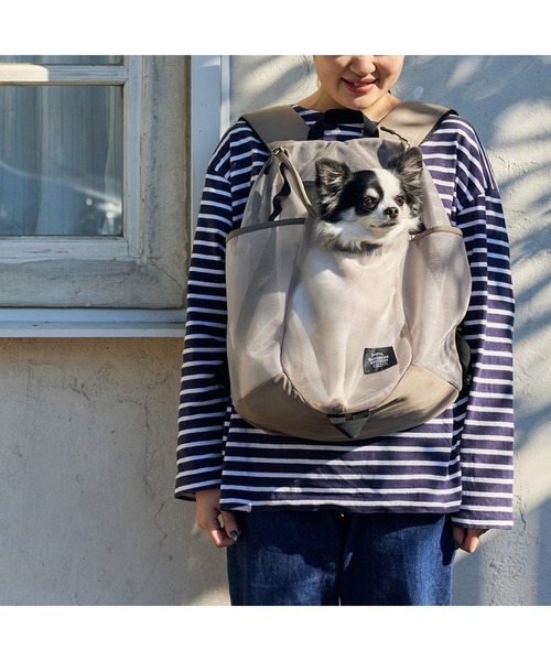 MANDARINE BROTHERS(マンダリンブラザーズ)の「【犬猫兼用/撥水(カバー)/抗菌防臭】メッシュウィンストンハグバッグ/小型犬/~5kg(バックパック/リュック・レディース・ブラック/ベージュ・FREE)」の4枚目の写真