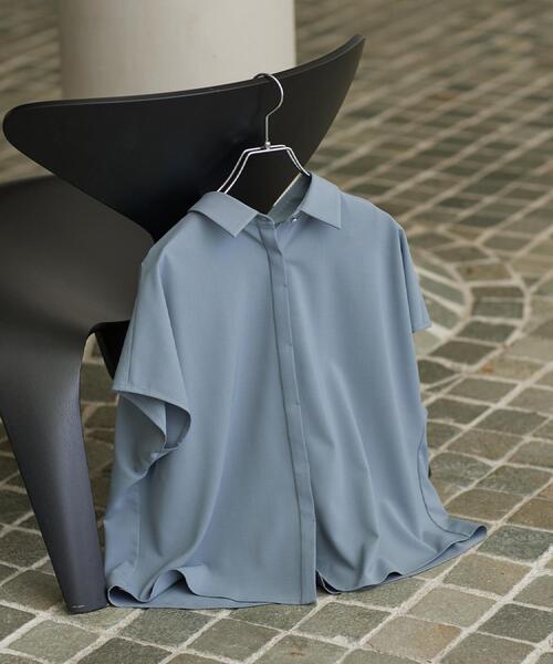 GALLEST(ギャレスト)の「Comfy SET UP|フレアスリーブブラウス【セットアップ対応/通勤/カセット服】(シャツ/ブラウス・レディース・ダークグレー/キャメル/ライトブルー/ブラック・38/34)」の5枚目の写真