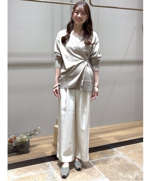 Te chichi(テチチ)の「2WAYカシュクールVネックカーディガン《2026 spring catalog item》(カーディガン/ボレロ・レディース・グリーン/ネイビー/シルバー/ベージュ・F)」の14枚目の写真