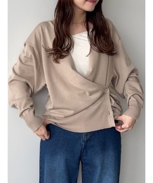Te chichi(テチチ)の「2WAYカシュクールVネックカーディガン《2026 spring catalog item》(カーディガン/ボレロ・レディース・グリーン/ネイビー/シルバー/ベージュ・F)」の20枚目の写真
