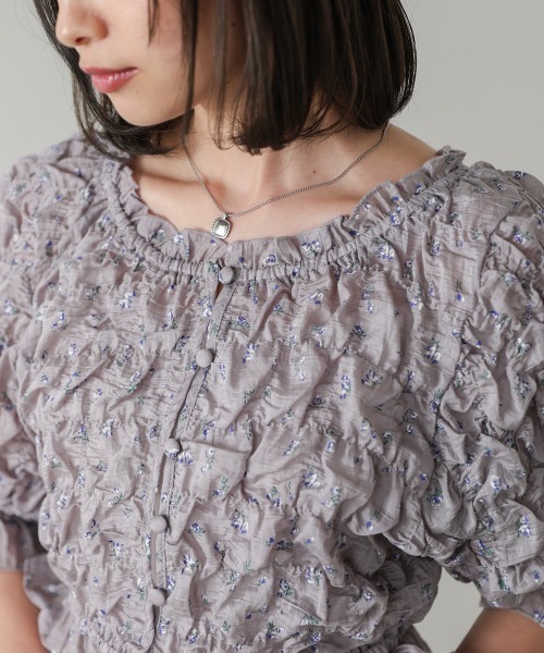 Bab（バブ）の「リトルフラワーシャーリングブラウス/くしゅくしゅブラウス/全骨格対応◎（シャツ/ブラウス・レディース・アイボリー/ブラック/ライトグレー・M）」の11枚目の写真