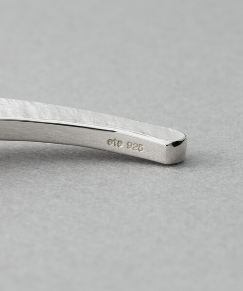 ete（エテ）の「【先行予約】 [ウィーヴ] シマー バングル（バングル/リストバンド・レディース・シルバー・FREE）」の2枚目の写真