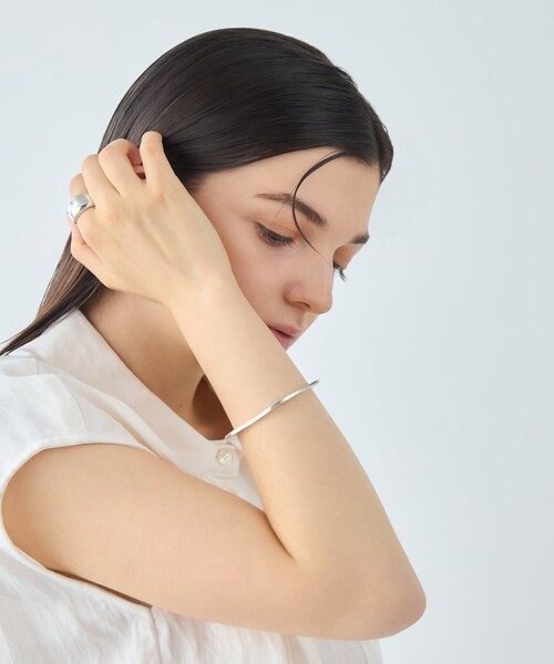 ete（エテ）の「【先行予約】 [ウィーヴ] シマー バングル（バングル/リストバンド・レディース・シルバー・FREE）」の3枚目の写真