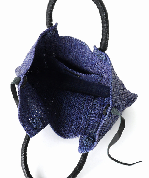 FRAMeWORK（フレームワーク）の「A POINT 別注TAMPICO PM UNI トート（かごバッグ・レディース・ネイビー/アイボリー・FREE）」の18枚目の写真