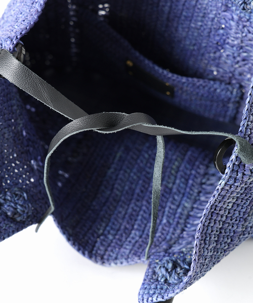 FRAMeWORK（フレームワーク）の「A POINT 別注TAMPICO PM UNI トート（かごバッグ・レディース・ネイビー/アイボリー・FREE）」の20枚目の写真