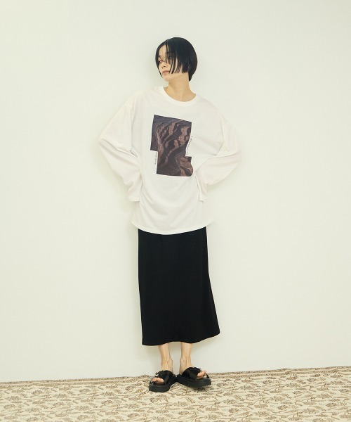 VICKY(ビッキー)の「アソートフォトロングTシャツ(Tシャツ/カットソー・レディース・オフホワイト/アイボリー/ホワイト系その他・M)」の13枚目の写真
