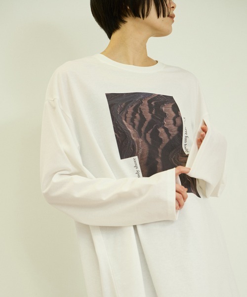 VICKY(ビッキー)の「アソートフォトロングTシャツ(Tシャツ/カットソー・レディース・オフホワイト/アイボリー/ホワイト系その他・M)」の10枚目の写真