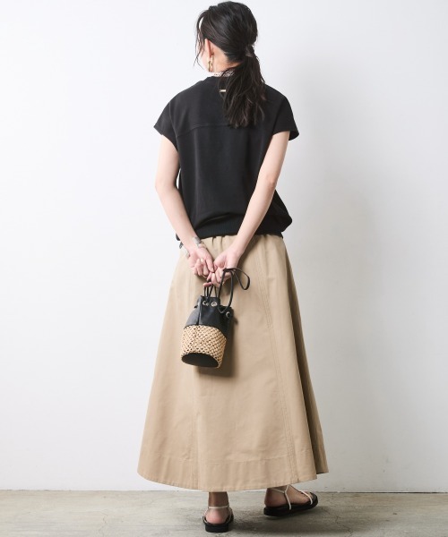 CHIC STYLE(シックスタイル)の「フレンチスリーブスウェット<大きいサイズ有>シックスタイル(スウェット・レディース・スミクロ/サンドベージュ・5L/4L/3L/LL/L/M)」の4枚目の写真