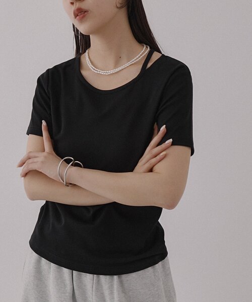 COLONY 2139(コロニートゥーワンスリーナイン)の「ネックスリットスムースTシャツ(Tシャツ/カットソー・レディース・ブラック/チャコールグレー/ホワイト・FREE)」の3枚目の写真