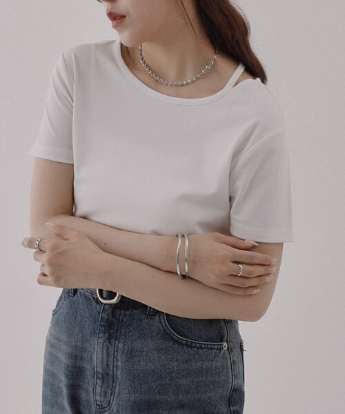 COLONY 2139(コロニートゥーワンスリーナイン)の「ネックスリットスムースTシャツ(Tシャツ/カットソー・レディース・ブラック/チャコールグレー/ホワイト・FREE)」の6枚目の写真