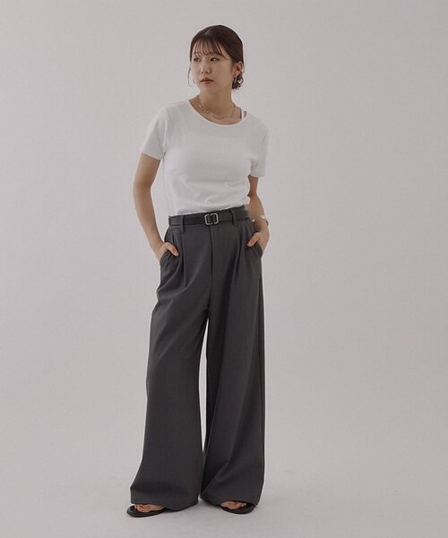 COLONY 2139(コロニートゥーワンスリーナイン)の「ネックスリットスムースTシャツ(Tシャツ/カットソー・レディース・ブラック/チャコールグレー/ホワイト・FREE)」の4枚目の写真