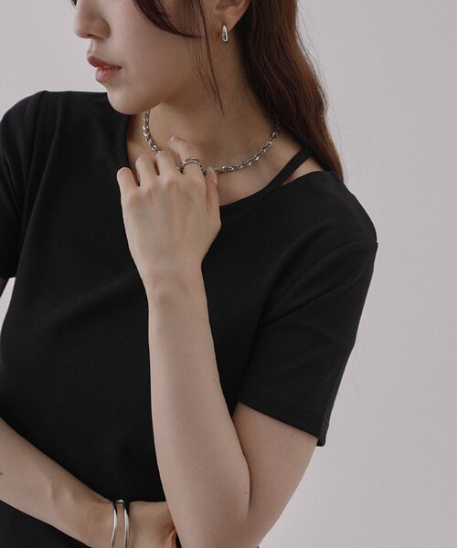 COLONY 2139(コロニートゥーワンスリーナイン)の「ネックスリットスムースTシャツ(Tシャツ/カットソー・レディース・ブラック/チャコールグレー/ホワイト・FREE)」の21枚目の写真