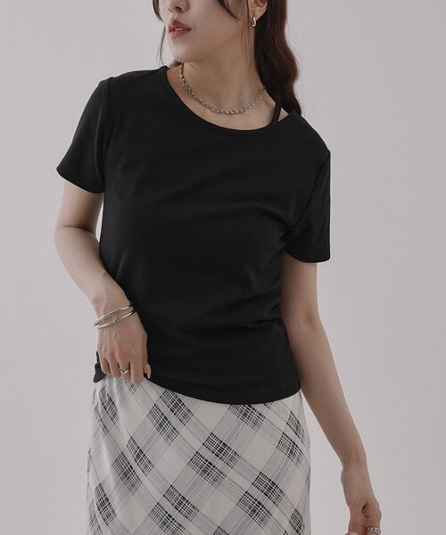 COLONY 2139(コロニートゥーワンスリーナイン)の「ネックスリットスムースTシャツ(Tシャツ/カットソー・レディース・ブラック/チャコールグレー/ホワイト・FREE)」の17枚目の写真