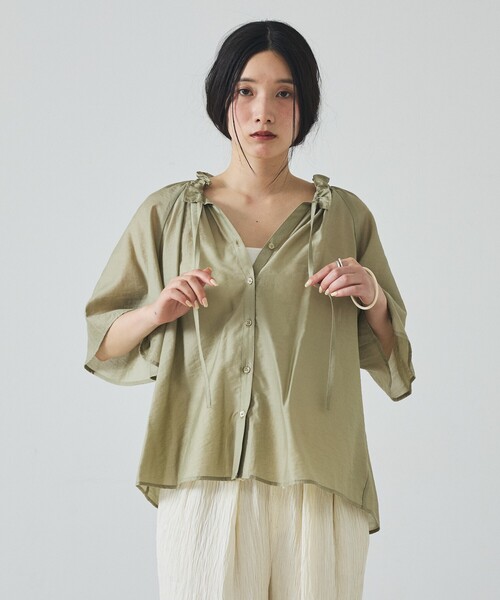 abahouse mavie(アバハウスマヴィ)の「【羽織にもなる】フリルカラーブラウス(シャツ/ブラウス・レディース・ベージュ/ホワイト/ブラック/サックスブルー・フリー)」の13枚目の写真