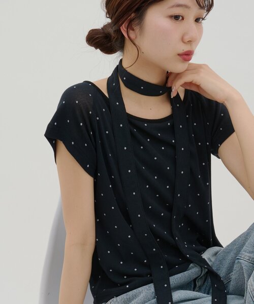 DISCOAT(ディスコート)の「【umm.】チョーカー付きドットラグランプルオーバー(Tシャツ/カットソー・レディース・アイボリー/オフホワイト/サックスブルー/ブラック/グレー・FREE)」の4枚目の写真