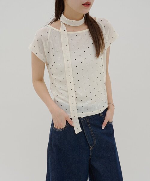 DISCOAT(ディスコート)の「【umm.】チョーカー付きドットラグランプルオーバー(Tシャツ/カットソー・レディース・アイボリー/オフホワイト/サックスブルー/ブラック/グレー・FREE)」の8枚目の写真
