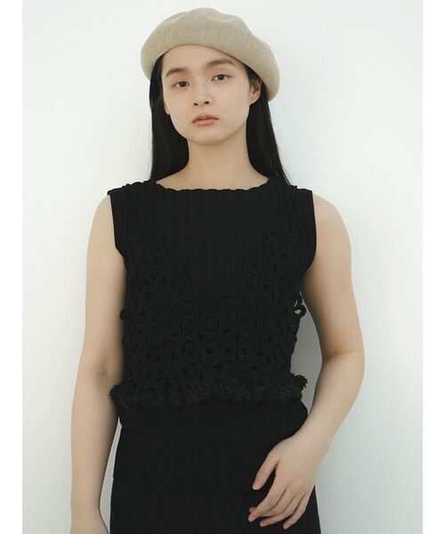 FIKA.(フィーカ)の「Flower crochet bustier(その他トップス・レディース・ブラック/イエロー系その他4/カーキ・MEDIUM)」の18枚目の写真
