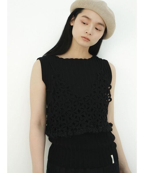 FIKA.(フィーカ)の「Flower crochet bustier(その他トップス・レディース・ブラック/イエロー系その他4/カーキ・MEDIUM)」の1枚目の写真