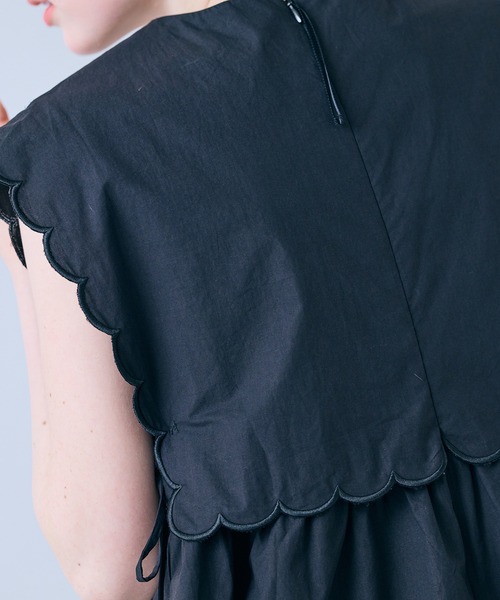 Audie a Muses(オーディアミューズ)の「ダブルスカラップ刺繍ノースリーブブラウス(シャツ/ブラウス・レディース・ブラック/オフホワイト/ピンク・38/42/40)」の15枚目の写真