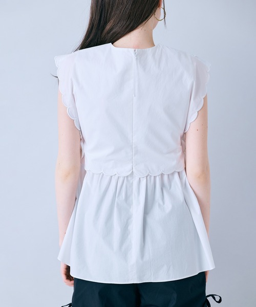 Audie a Muses(オーディアミューズ)の「ダブルスカラップ刺繍ノースリーブブラウス(シャツ/ブラウス・レディース・ブラック/オフホワイト/ピンク・38/42/40)」の6枚目の写真