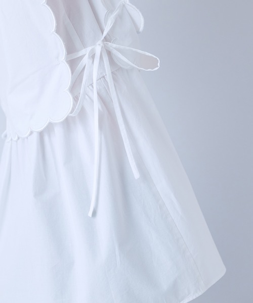 Audie a Muses(オーディアミューズ)の「ダブルスカラップ刺繍ノースリーブブラウス(シャツ/ブラウス・レディース・ブラック/オフホワイト/ピンク・38/42/40)」の7枚目の写真