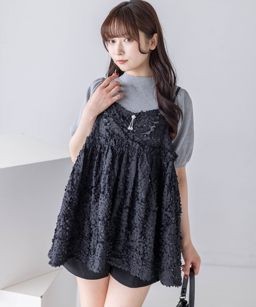 CLEAR BASIC（クリアベーシック）の「チャーム付きウェーブ刺繍チュールキャミチュニック［骨格ウェーブ/シアー/透け感/フェミニン/レイヤード］（シャツ/ブラウス・レディース・ブラック/オフホワイト・F）」の2枚目の写真