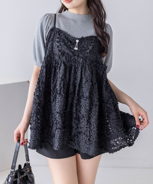 CLEAR BASIC（クリアベーシック）の「チャーム付きウェーブ刺繍チュールキャミチュニック［骨格ウェーブ/シアー/透け感/フェミニン/レイヤード］（シャツ/ブラウス・レディース・ブラック/オフホワイト・F）」の4枚目の写真