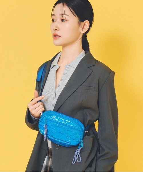 CONTROL FREAK / CTFK(コントロールフリーク)の「CONTROL FREAK / CTFK(コントロールフリーク/シーティーエフケー)【TRAVEL BAG Series】シャイニーminiボディバッグ(ボディバッグ/ウエストポーチ・レディース・ブルー/シルバー/ブラック・FREE)」の4枚目の写真